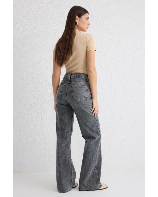 Trendyol Blue Graue Jeans Mit Normaler Taille Und Weitem Bein Für Damen
