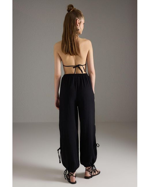 Trendyol Gray Schwarze Strandhose Aus Musselin Mit Schnürung Und Detailliertem Detail Aus 100 Baumwolle Für Damen