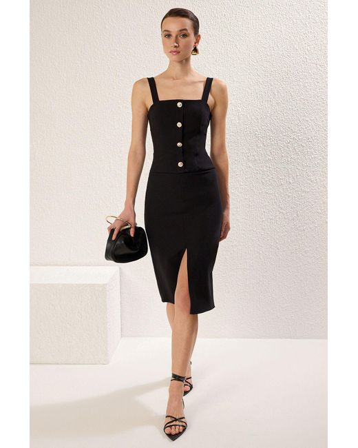 Trendyol Black Schwarzes, Körperbetontes, Gewebtes Midi-Kleid Mit Knopfdetail Für Damen
