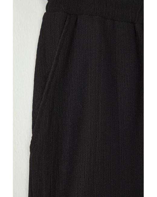Trendyol Flexibler, Gewickelter Stoff – Schwarze Shorts Mit Normaler Passform Und Bermuda Für Herren in Black für Herren