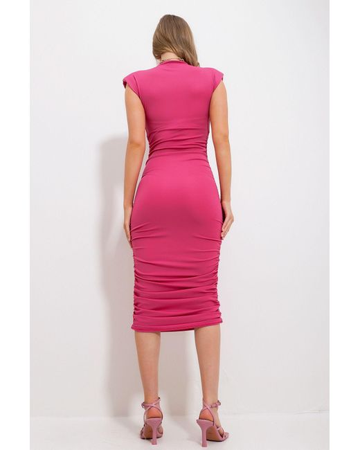 Trend Alaçatı Stili Pink Fuchsiafarbenes, drapiertes kleid mit v-ausschnitt und gepolsterten schultern alc-x11721