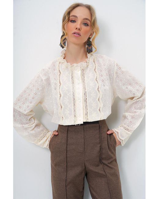 Trend Alaçatı Stili Natural Ecrufarbenes, Gerüschtes, Besticktes Fisto-Hemd Für Damen