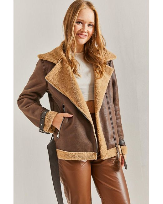 Bianco Lucci Brown Mantel Aus Laminiertem Wildleder Mit Gürtelärmeln Und Fellspitzen Für Damen