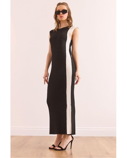 Olalook Natural Schwarzes Maxi-Strickkleid Mit Schlitz Und Farbdetails Elb- 19002359 Für Damen