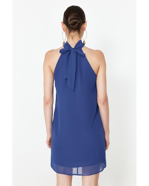 Trendyol Blue Saks gerade geschnittenes neckholder-minikleid aus chiffon mit futter aus webstoff