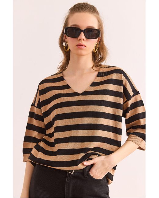 Olalook Black Camel V-Ausschnitt Gestreift Kurzarm Tricot Bluse Blz- 19002837 Für Damen