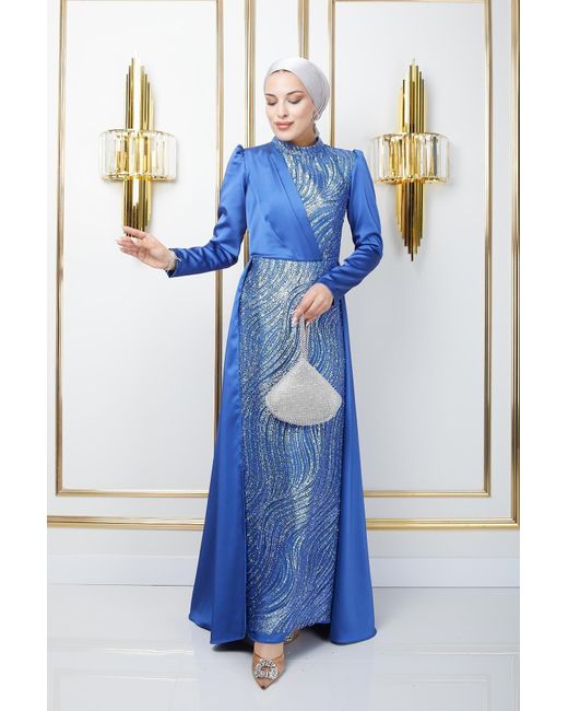 Olcay Blue Satin-hijab-abendkleid mit stempel und glitzerndem umhangsaum indigo