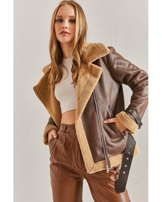 Bianco Lucci Brown Mantel Aus Laminiertem Wildleder Mit Gürtelärmeln Und Fellspitzen Für Damen