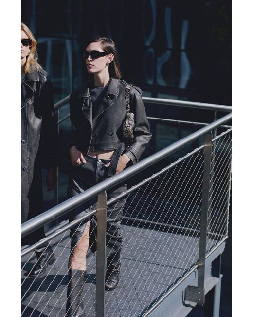 Defacto Black Wasserabweisende Kurze Jacke Aus Getrommeltem Leder Mit Normaler Passform Und Gürtel C0062Ax24Au Für Damen