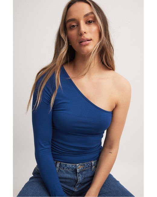 NA-KD Blue Weiches one-shoulder-top