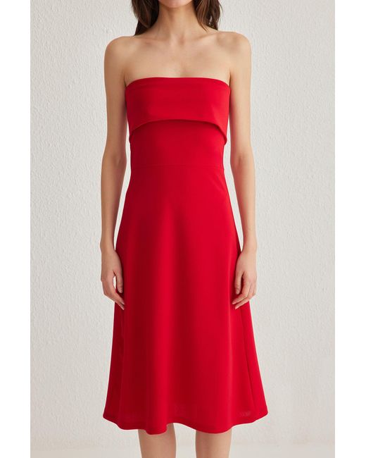 Trendyol Red Rotes, Trägerloses Midi-Strickkleid