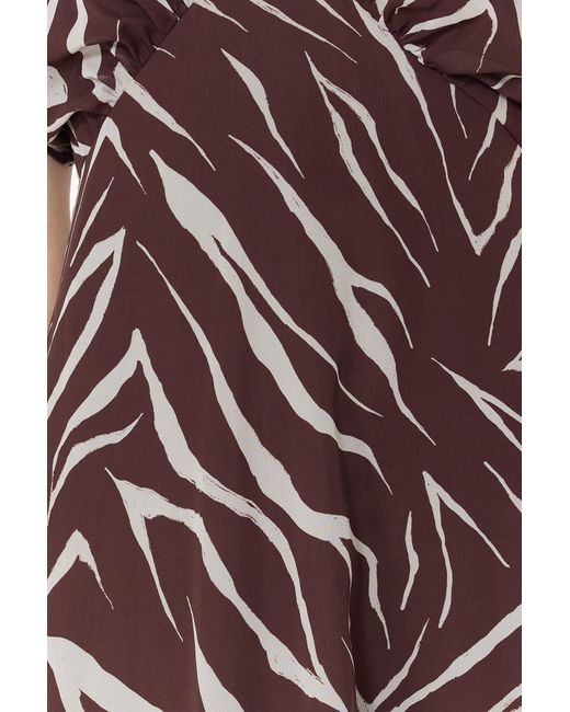 Trendyol Brown Dunkeles a-linien-maxikleid aus gewebtem chiffon mit abstraktem druck