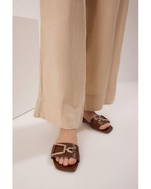 Trendyol Natural Braune Accessoire-Detaillierte Flache Stilvoll-Hausschuhe Für Damen
