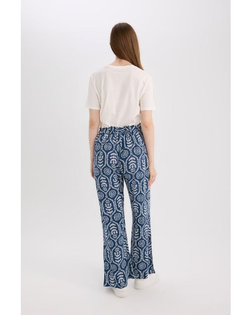 Defacto Blue Gemusterte Hose Mit Weitem Bein Und Regulärer Passform Und Taschendetail Für Damen