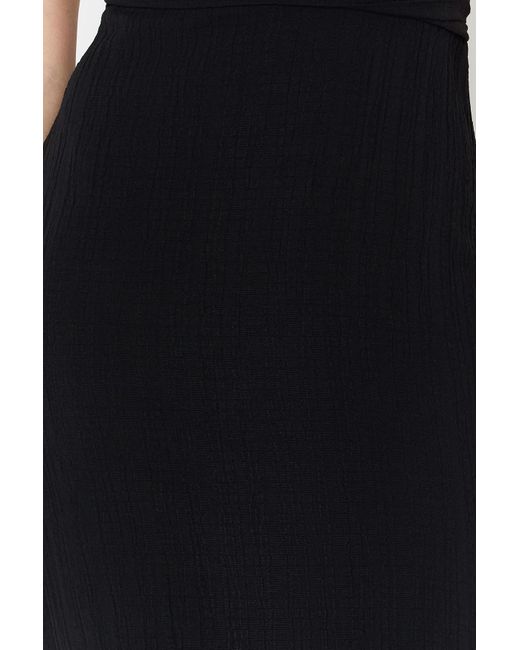 Trendyol Black Es maxi-strandkleid aus leinenmischung mit tiefem ausschnitt und gewebter rückseite