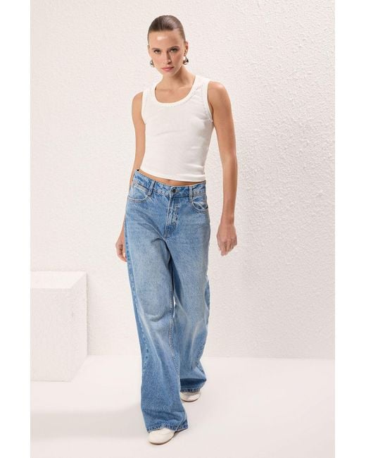 Trendyol Blue Ecrufarbene, Bodenlange, Dehnbare Strickbluse Mit Neckholder Und Nullärmeln Für Damen