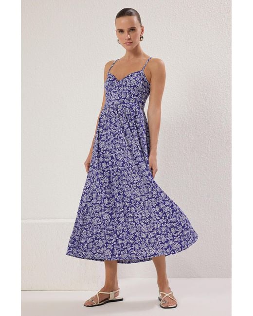 Trendyol Purple Dehnbares Maxikleid Mit V-Ausschnitt Und Kordelzug – Blumendruck Für Damen