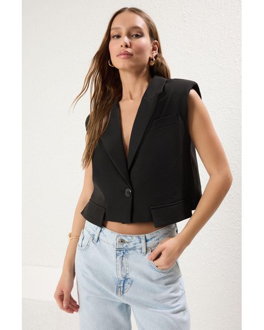 Trendyol Black Schwarze, Übergroße, Gewebte Weste Mit Crop-Taschendetail Für Damen
