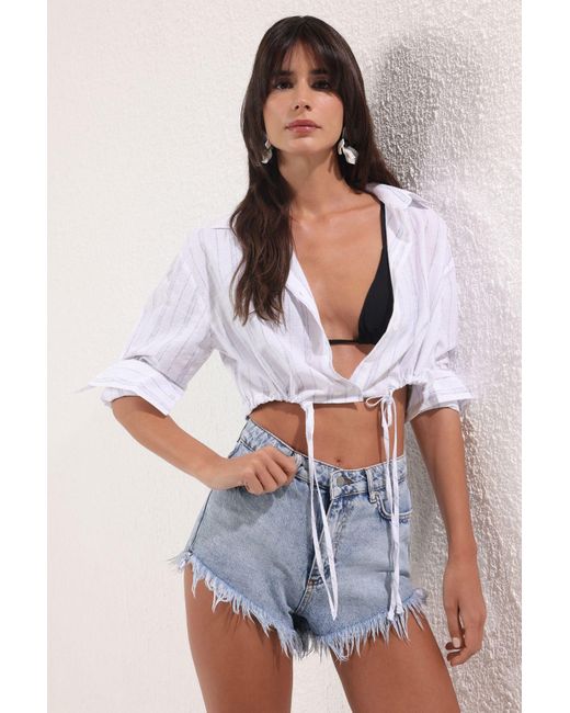 Trendyol White Babyblaues, Gestreiftes, Gewebtes Strandhemd Mit Schnürdetail Für Damen