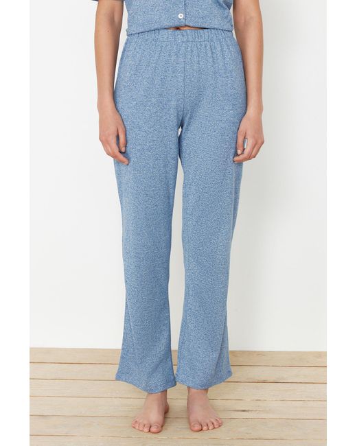 Trendyol Blue Es pyjama-set aus strick mit kordelzug – knopf- und taschendetail