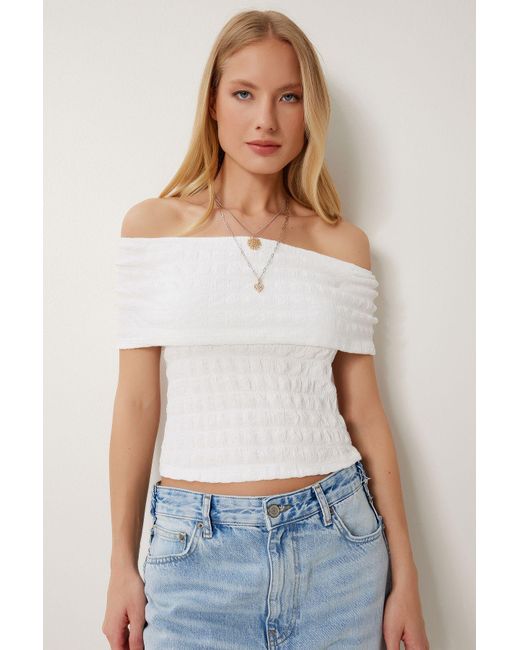 Happiness İstanbul White Weiße, Strukturierte, Dehnbare Bluse Mit U-Boot-Ausschnitt Für Damen