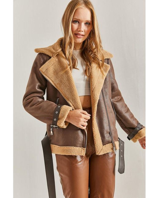 Bianco Lucci Brown Mantel Aus Laminiertem Wildleder Mit Gürtelärmeln Und Fellspitzen Für Damen