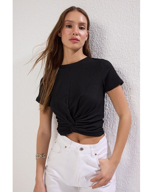 Trendyol Black Schwarze Crop-Strickbluse Mit Rundhalsausschnitt Und Bindedetail Für Damen