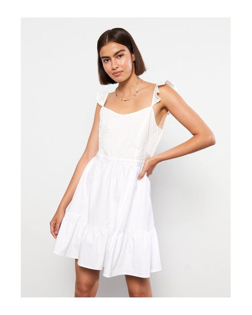 LC Waikiki White Kleid Aus Popeline Mit Herzförmigem Ausschnitt Und Bestickten Trägern Für Damen