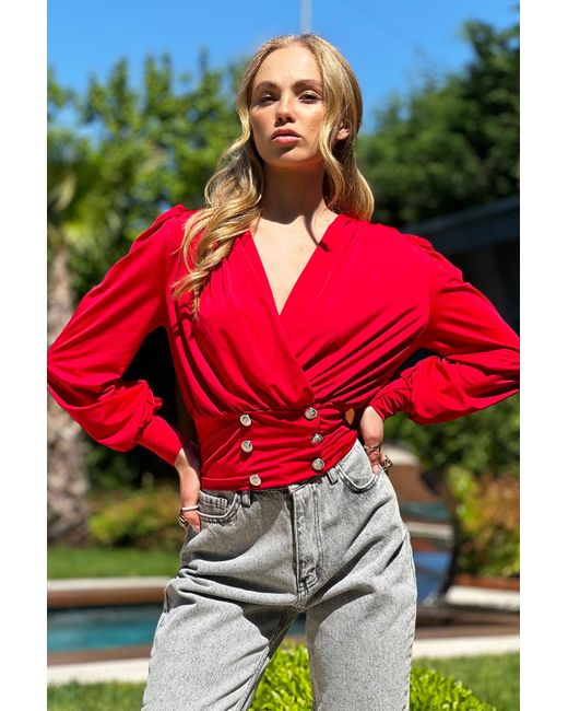 Trend Alaçatı Stili Red E kurze bluse mit zweireiher-kragen, prinzessinnen-ärmeln, goldenen knöpfen,