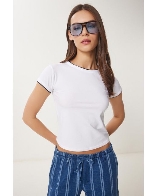 Happiness İstanbul Gray Weißes, Marineblaues, Kontrastfarbenes T-Shirt Für Damen