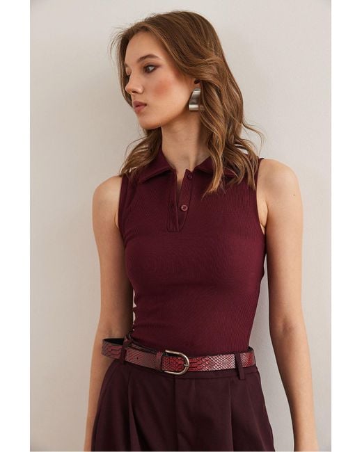 Olalook Red Burgunderrote, Geknöpfte, Gerippte Crop-Bluse Mit Polokragen Blz- 19002876 Für Damen