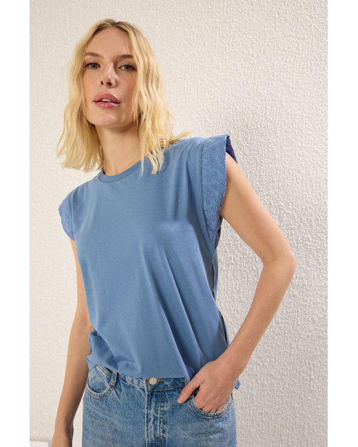 Trendyol Blue T-Shirt Aus 100 Baumwolle Mit Rundhalsausschnitt Und Ausgestellten Ärmeln – Für Damen