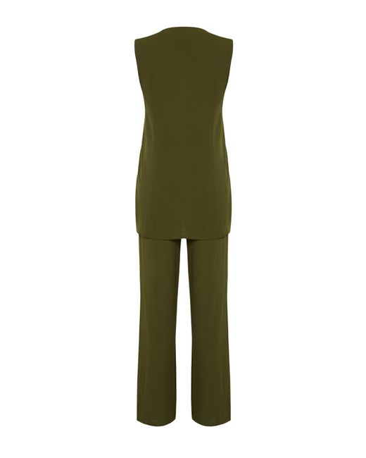 Trendyol Green Farbener, weit geschnittener anzug aus gewebtem unterteil und oberteil mit knopfleiste und v-ausschnitt