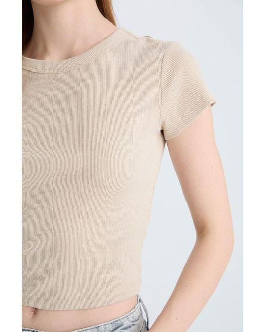 Defacto White Cool Geschnittenes, Geripptes Camisole-T-Shirt Mit Kurzen Ärmeln E0287Ax25Sm Für Damen