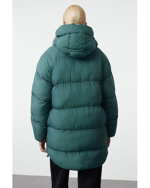 Trendyol Green Übergroße Grüne Pufferjacke – Kapuze Und Wasserabweisend, Winter – Für Damen