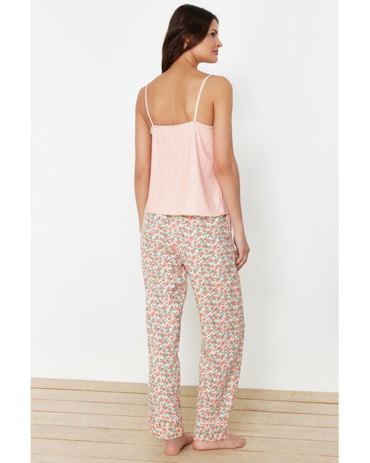 Trendyol Pink Pyjama-set aus 100 % baumwolle mit blumenmuster in lachsfarbe – kordelriemen