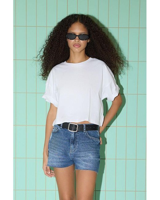 Trendyol Green Dunkelblaue Mini-Jeansshorts Mit Normaler Taille Für Damen