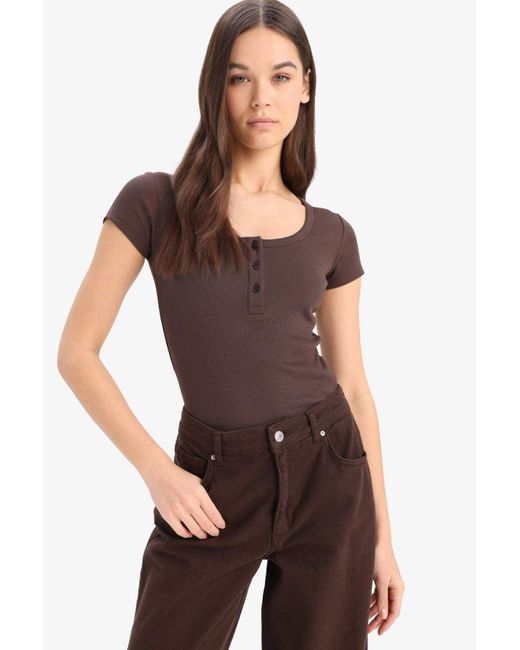 Defacto Brown Kurzer, Kurzärmliger Body Mit Rundhalsausschnitt Und Kordelzug F1755Ax25Sm Für Damen