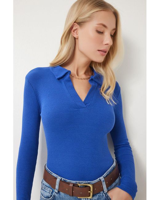 Happiness İstanbul Red Rote Dunkelblaue Zweiteilige Gerippte Strickbluse Mit Polokragen Für Damen