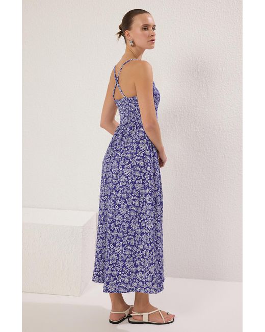 Trendyol Purple Dehnbares Maxikleid Mit V-Ausschnitt Und Kordelzug – Blumendruck Für Damen