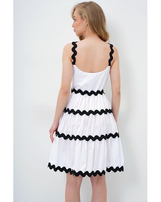 Trend Alaçatı Stili White Weißes Popeline-Ballonkleid Mit Zickzackstreifen Und Verstecktem Reißverschluss Für Damen