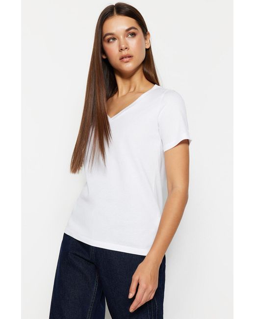 Trendyol White Weißes Gestricktes T-Shirt Aus 100 Baumwolle Mit V-Ausschnitt – Für Damen