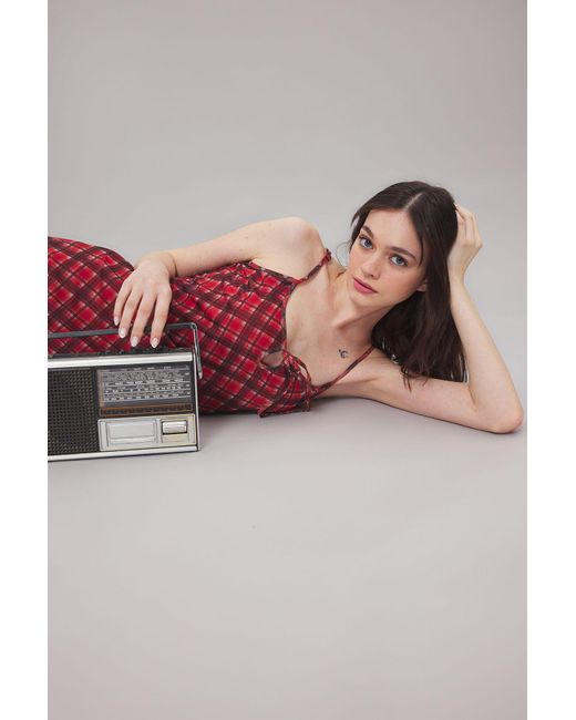 Trendyol Red Rotes, Kariertes, Dehnbares Maxi-Strickkleid Aus Tüll Mit Bindedetail Für Damen