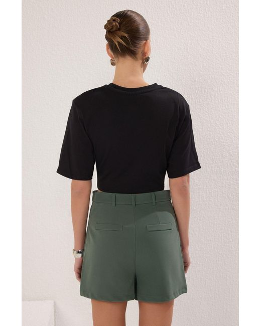 Trendyol Green Grüne, Gerippte, Detaillierte, Gewebte Shorts Für Damen