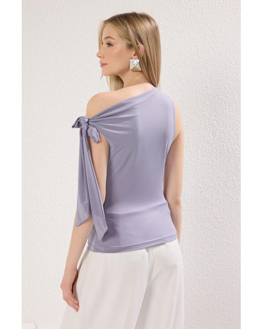 Trendyol Gray Graue, Flexible Strickbluse Mit Asymmetrischem Kragen Und Bindedetail Für Damen