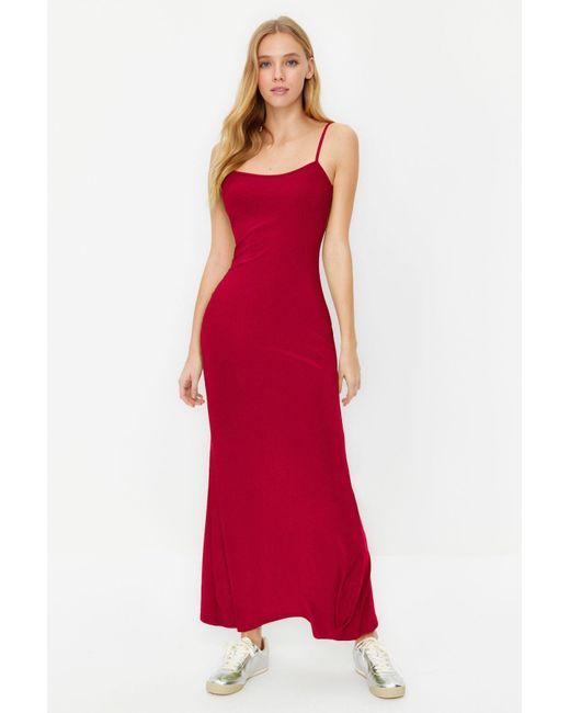 Trendyol Red Dehnbares, Figurbetontes Maxikleid
