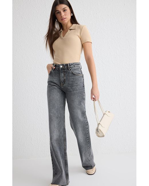 Trendyol Blue Graue Jeans Mit Normaler Taille Und Weitem Bein Für Damen