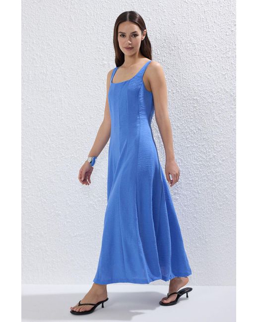 Trendyol Blue Marineblaues, Gewebtes Kleid