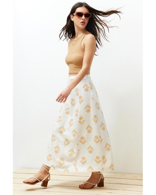 Trendyol White Ecrufarbener, Floral Gemusterter A-Linien-Rock