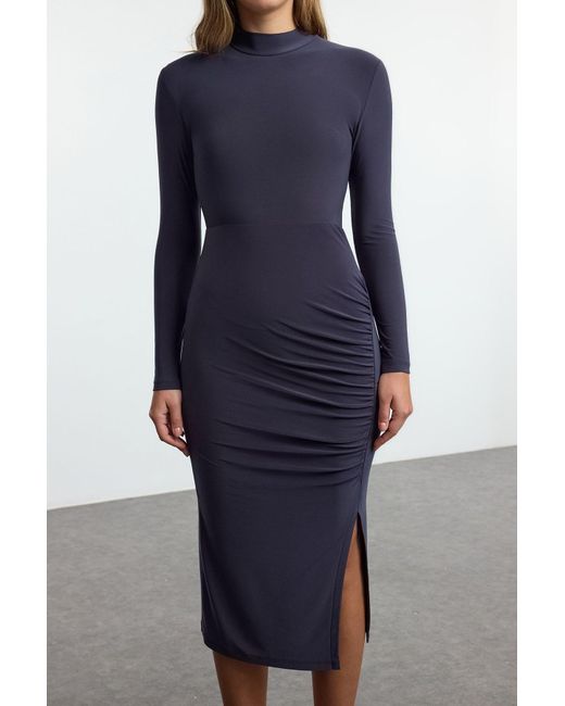 Trendyol Blue Flexibles, Gestricktes, Tailliertes Kleid – Gerader, Drapierter Detail Und Schlitz, Stehkragen – Anthrazit Für Damen